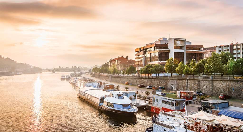 The President Ξενοδοχείο Πράγα Εξωτερικό φωτογραφία The port of Namur